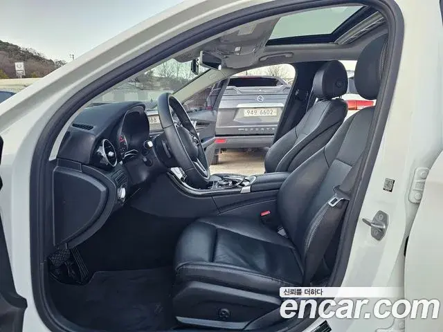Mercedes-Benz C-Class 2020 — Şəkil 19/20