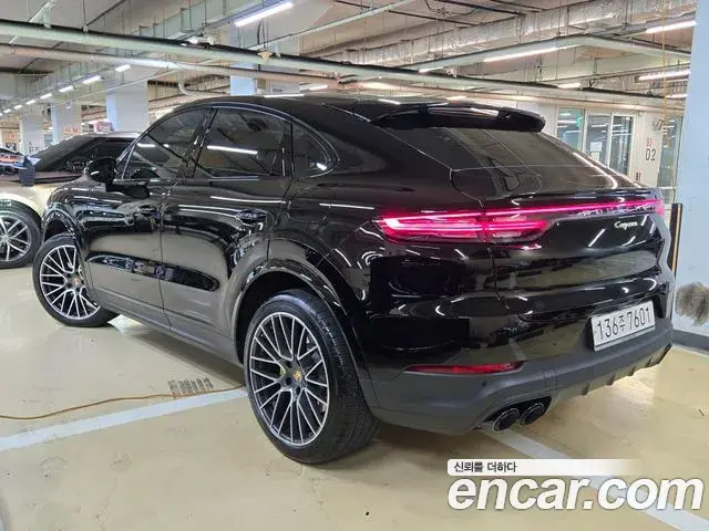 Porsche Cayenne 2021 — ფოტო 16/20