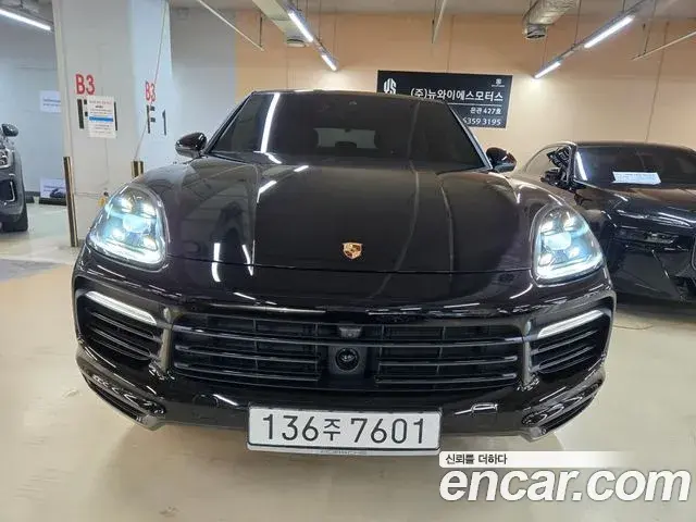 Porsche Cayenne 2021 — ფოტო 15/20