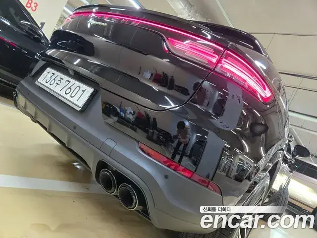 Porsche Cayenne 2021 — ფოტო 6/20