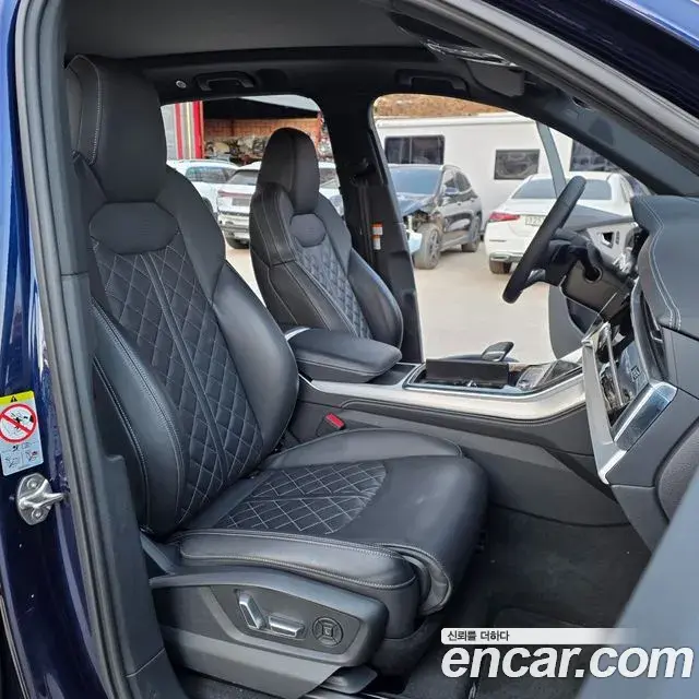 Audi Q7 2023 — ფოტო 10/20