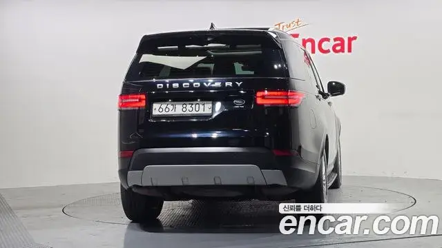 Land Rover Discovery 5 2018 — ფოტო 3/20