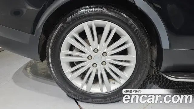 Land Rover Discovery 5 2018 — ფოტო 19/20