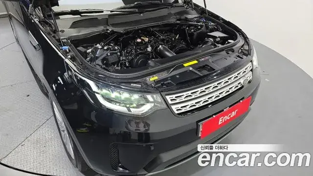 Land Rover Discovery 5 2018 — ფოტო 6/20
