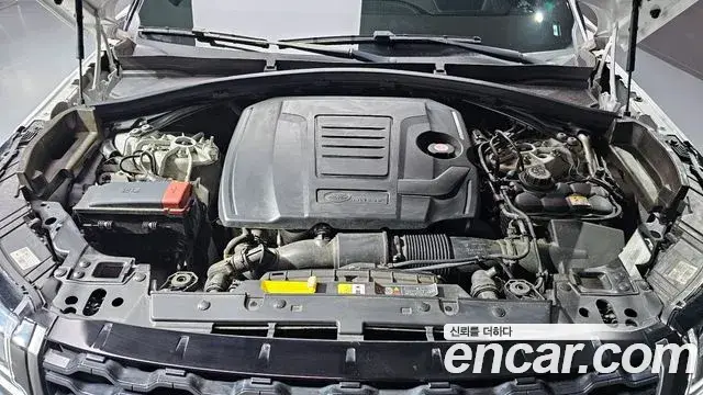 Land Rover Range Rover Velar 2023 — ფოტო 19/20