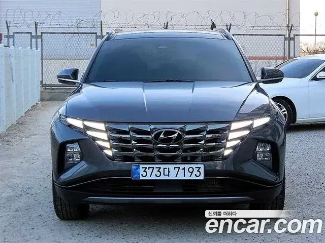 Hyundai Tucson Hybrid 2023 — Photo 9/20