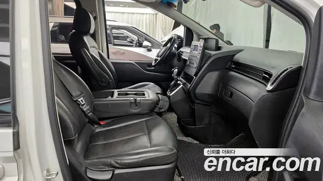 Hyundai Staria 2021 — Фото 11/20