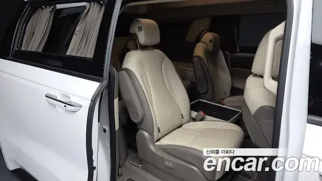 Kia Carnival 2024 — Фото 12/19
