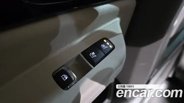 Kia Carnival 2024 — Фото 18/19