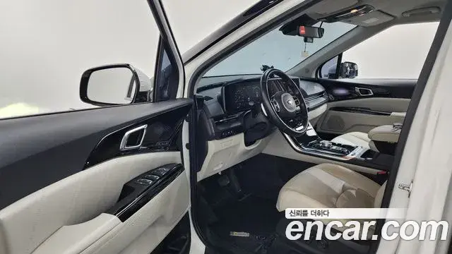 Kia Carnival 2021 — Photo 9/20