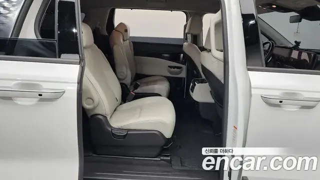 Kia Carnival 2021 — Photo 11/20