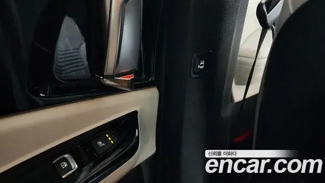 Kia Carnival 2021 — Photo 18/20