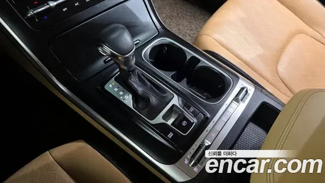 Kia Carnival 2022 — Photo 9/20