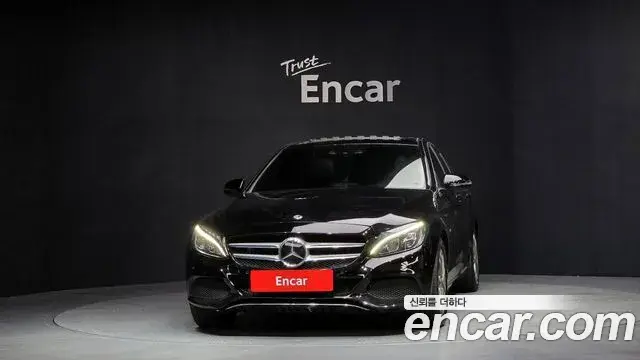 Mercedes-Benz C-Class 2018 — Şəkil 10/20