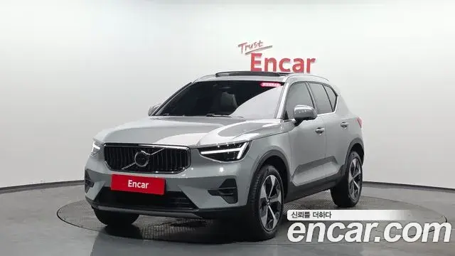Volvo XC40 2024 — ფოტო 9/21