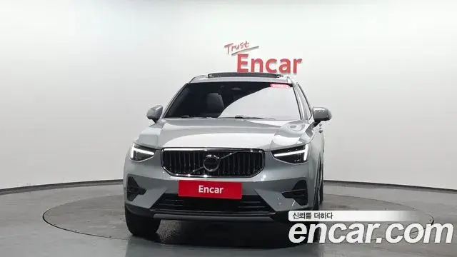 Volvo XC40 2024 — ფოტო 2/21
