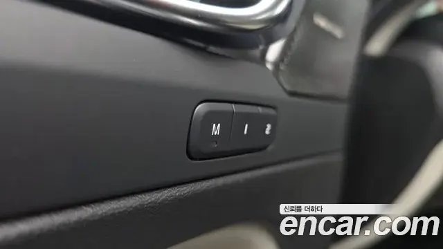 Volvo XC40 2024 — ფოტო 17/21