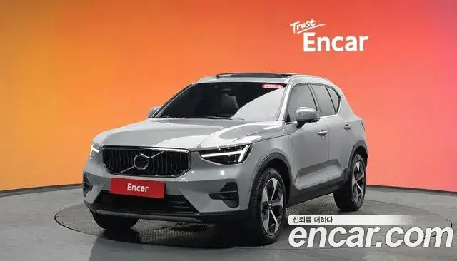 Volvo XC40 2024 — ფოტო 4/21