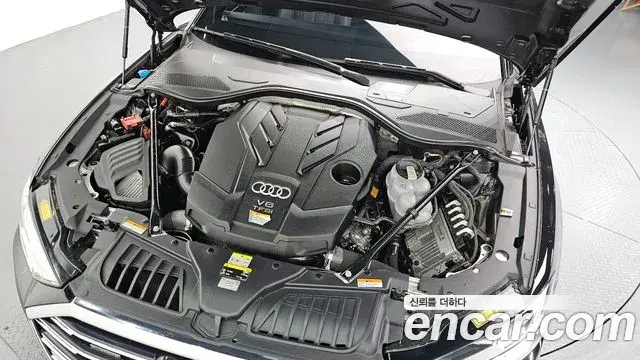 Audi A8 2021 — ფოტო 19/20