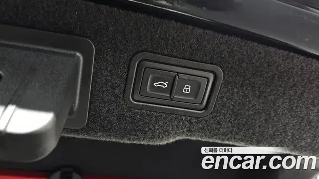 Audi A8 2021 — ფოტო 9/20
