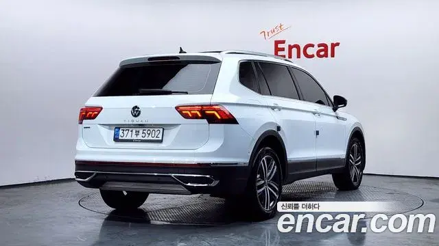 Volkswagen Tiguan Allspace 2022 — ფოტო 5/20