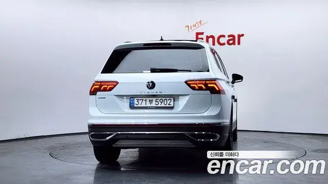 Volkswagen Tiguan Allspace 2022 — ფოტო 7/20