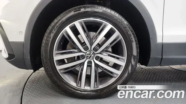 Volkswagen Tiguan Allspace 2022 — ფოტო 17/20