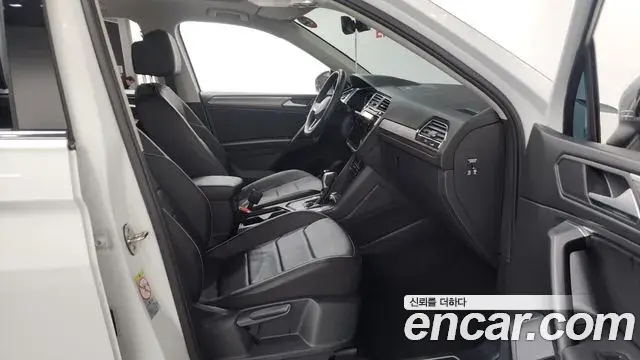 Volkswagen Tiguan Allspace 2022 — ფოტო 13/20