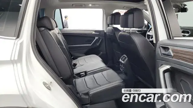 Volkswagen Tiguan Allspace 2022 — ფოტო 15/20