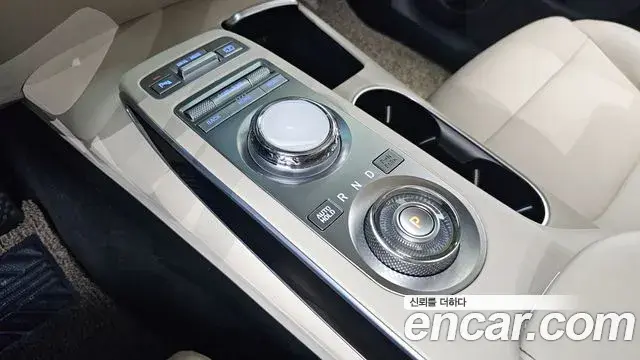 Genesis GV70 2021 — Photo 18/20