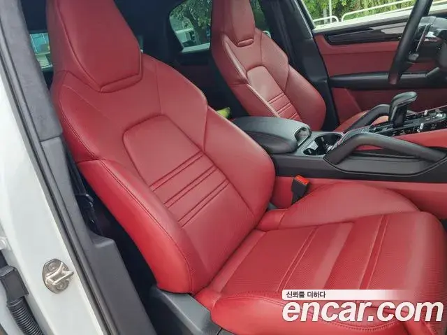 Porsche Cayenne 2023 — Photo 16/20