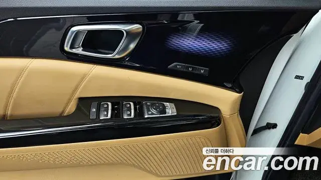 Kia Carnival 2020 — Фото 19/20