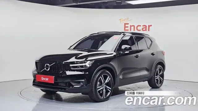 Volvo XC40 2020 — Photo 6/20