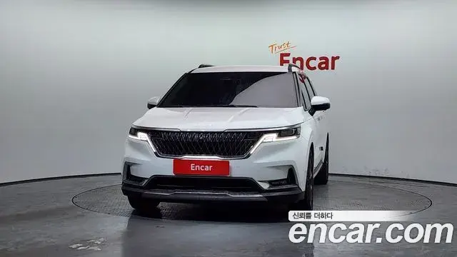 Kia Carnival 2023 — Фото 2/20