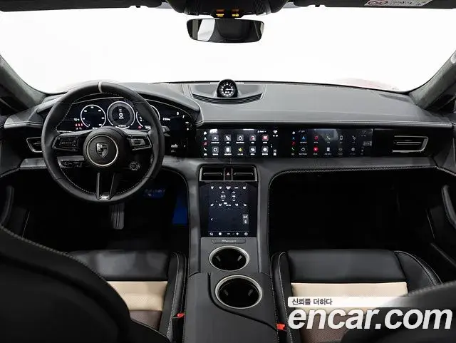 Porsche Taycan 2025 — ფოტო 9/20