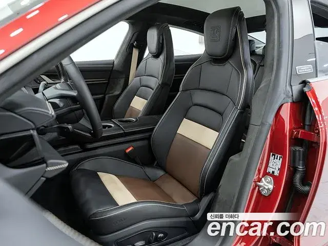 Porsche Taycan 2025 — ფოტო 10/20