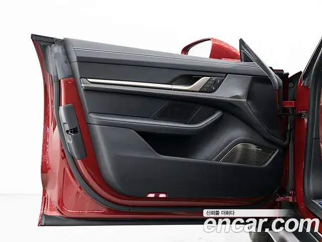 Porsche Taycan 2025 — ფოტო 20/20