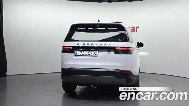 Land Rover Discovery 5 2019 — Фото 4/20