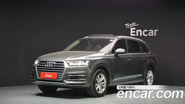Audi Q7 2019 — Photo 7/20