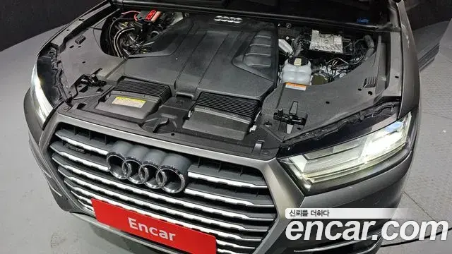 Audi Q7 2019 — Photo 16/20
