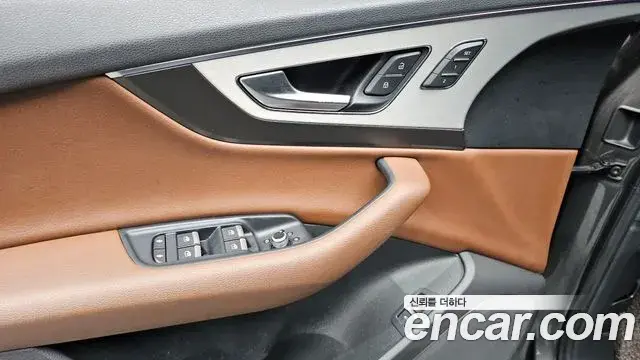 Audi Q7 2019 — Photo 4/20
