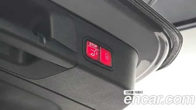 Mercedes-Benz EQB 2023 — ფოტო 17/20