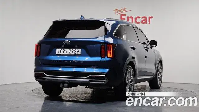 Kia Sorento 2020 — ფოტო 15/20