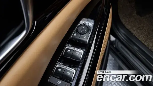 Kia Carnival 2021 — Şəkil 17/20