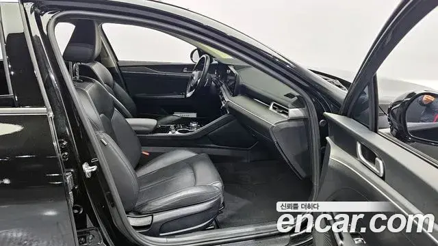 Kia K5 2021 — Photo 2/20
