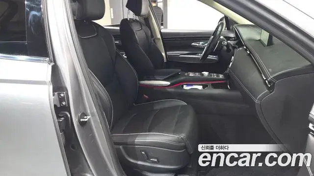 Genesis GV70 2021 — Photo 4/20