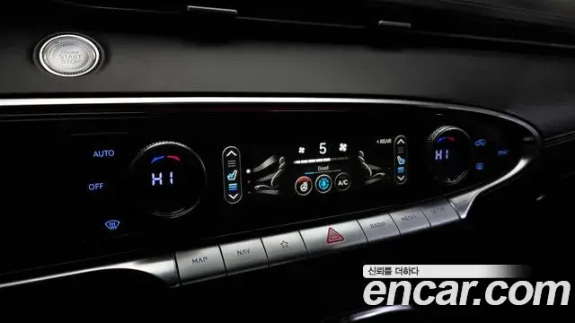 Genesis GV70 2021 — Photo 17/20