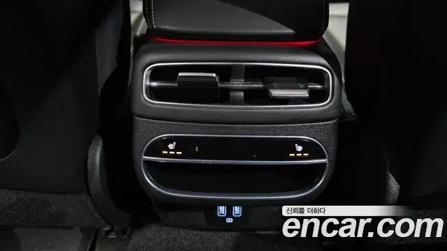 Genesis GV70 2021 — Photo 2/20