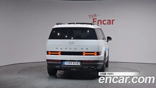 Hyundai Santa Fe 2023 — ფოტო 6/20