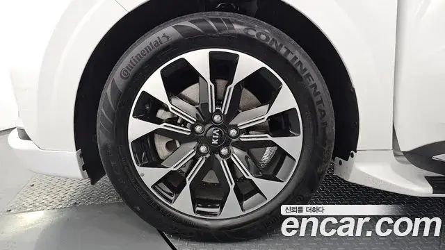 Kia Carnival 2021 — Şəkil 12/20